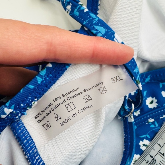 Blue Ditsy‎ Floral Print V Neck Plus Size One-Pieces 3XL(18) - Picture 11 of 12